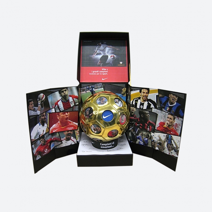 Packaging personalizzato Pallone d'Oro Prestige. 