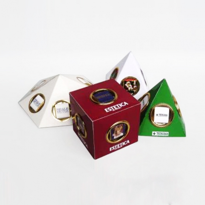 Packaging personalizzato Astucci a Cubo e Piramidi. 